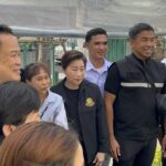 นายกฯ ตรวจจุดบริการ ก่อนถวายบังคม พระบรมศพ พระพันปีหลวง น้ำตาคลอ ปชช.-จนท. จงรักภักดี ชื่นชม 'ชัชชาติ'