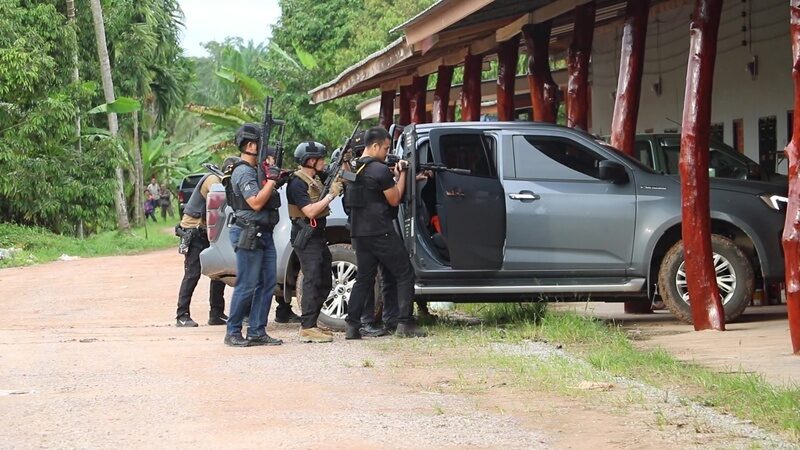 ภาพเหตุการณ์ขณะที่ตำรวจเข้าประชิดห้องของผู้ก่อเหตุ