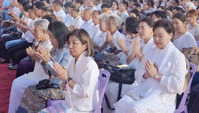 เที่ยววัด-วันหยุด