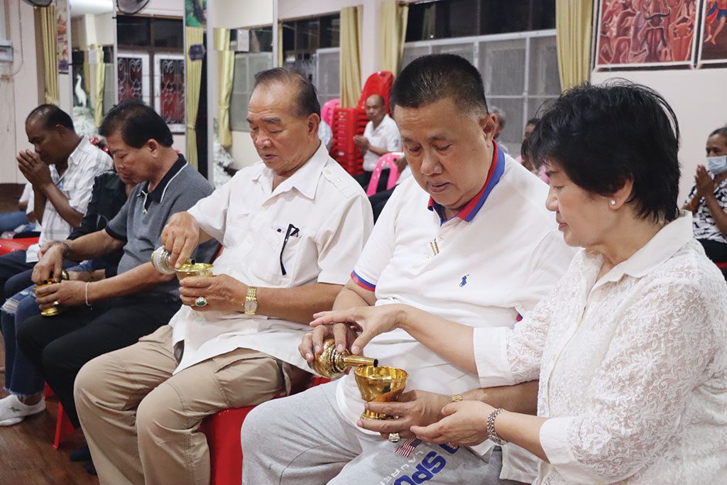 รายงานพิเศษ