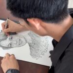 ครูสอนศิลปะ จรดปากกาเขียน 'แม่ของแผ่นดิน' ปรากฏภาพ 'สมเด็จพระพันปีหลวง' ทรงแย้มพระสรวล ชื่นชม-งดงาม