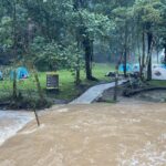อช.ออบหลวง ประกาศปิด น้ำตกแม่เตี๊ยะ น้ำป่าหลาก นักท่องเที่ยว ติดค้างกว่า 20 คน กู้ภัยเร่งช่วย