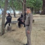 สลด! นักท่องเที่ยวหนุ่มรัสเซีย เล่นน้ำทะเล หาดในทอน คลื่นซัดจมสูญหายต่อหน้าเพื่อน