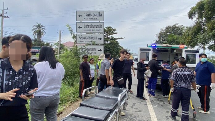 เปิดสาเหตุ รถทัวร์ทัศนศึกษา โรงเรียนอุตรดิตถ์คว่ำ นักเรียนเจ็บอื้อ คนขับเล่านาทีระทึก