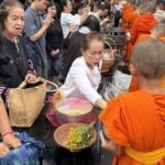 ทำบุญตักบาตร รำลึกมุทิตา 'ครูบาเจ้าศรีวิชัย' ครบรอบ91ปี วันลงจอบแรก สร้างถนนขึ้นดอยสุเทพ