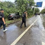 ฝนตกถนนลื่น เก๋งขับเสียหลัก ไถลแฉลบ]'ข้างทาง9คันรวด โชคดีไม่มีตาย 4 รายบาดเจ็บ