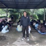 สนธิกำลัง ไล่ล่าสกัดจับ กระบะ 4 คัน ขนแรงงานเถื่อนพม่า 58 ราย เร่งส่งเมืองใหญ่ตามออเดอร์