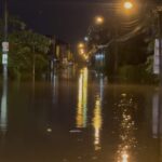 พายุถล่ม น้ำป่าเขาหลวง หลากท่วมนครศรีฯ สั่งทุกอำเภอ ระวังอุทกภัย เร่งอพยพชาวบ้าน