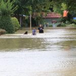 ชาวพัทลุง 5 อำเภอ ริมทะเลสาบสงขลา เดือดร้อนแสนสาหัส ประสบอุทกภัย-ทุกข์โรคน้ำกัดเท้า เร่งอพยพหนี