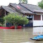 ชาวพัทลุง 5 อำเภอ ริมทะเลสาบสงขลา เดือดร้อนแสนสาหัส ประสบอุทกภัย-ทุกข์โรคน้ำกัดเท้า เร่งอพยพหนี