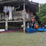 นราฯ ฝนตกหนัก แม่น้ำ 3 สาย ล้นตลิ่งไหลท่วม 9 อำเภอ ชาวบ้านเสียชีวิต 1 คน 153,996 ราย ประสบอุทกภัย