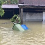 นราฯ ฝนตกหนัก แม่น้ำ 3 สาย ล้นตลิ่งไหลท่วม 9 อำเภอ ชาวบ้านเสียชีวิต 1 คน 153,996 ราย ประสบอุทกภัย