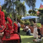 สาวนครสวรรค์ หอบฟักทอง 1 ตัน แก้บน 'ปู่ฤาษีพรหมเมศ' ไม่พลาดส่องเลขเด็ด เห็นชัด เล็งเสี่ยงโชค