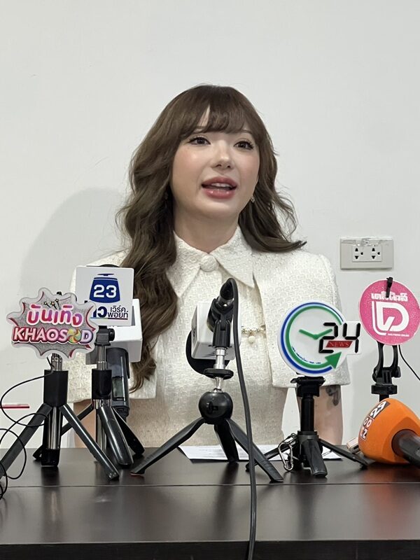 พลอยชมพู เตรียมยื่นอุทธรณ์ หลังศาลชั้นต้นตัดสินแพ้คดี กรณีเป็นโจทก์ฟ้องอดีตต้นสังกัด ข้อหาสัญญาไม่เป็นธรรม