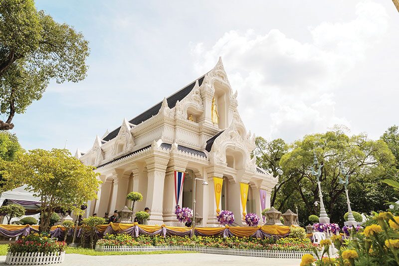 ข่าวสดพระเครื่อง - ปีติ‘กรมสมเด็จพระเทพฯ’เสด็จ ถวายผ้าพระกฐิน วัดราชาธิวาสวิหาร
