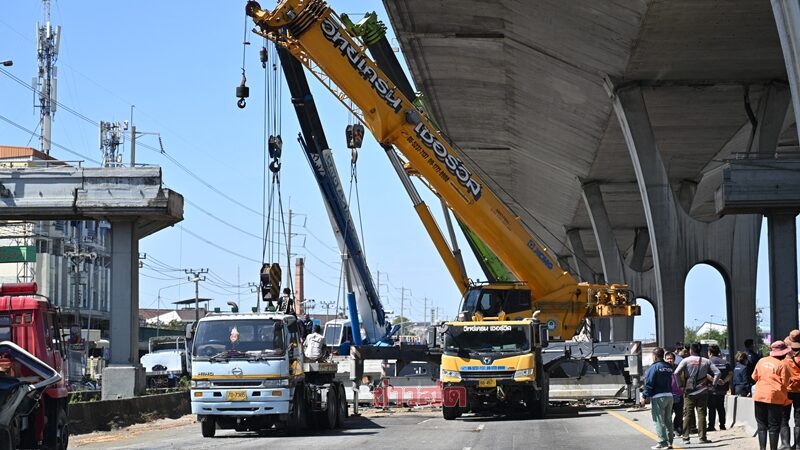 สะพานลอยคนข้าม ถล่มบนถนนบางนา-ตราด