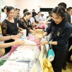 งานกาชาด ปี68 สมาคมแม่บ้านตำรวจ ร่วมออกร้าน คึกคัก ลุ้นโชคสลาก ครึกครื้น
