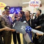 งานกาชาด ปี68 สมาคมแม่บ้านตำรวจ ร่วมออกร้าน คึกคัก ลุ้นโชคสลาก ครึกครื้น