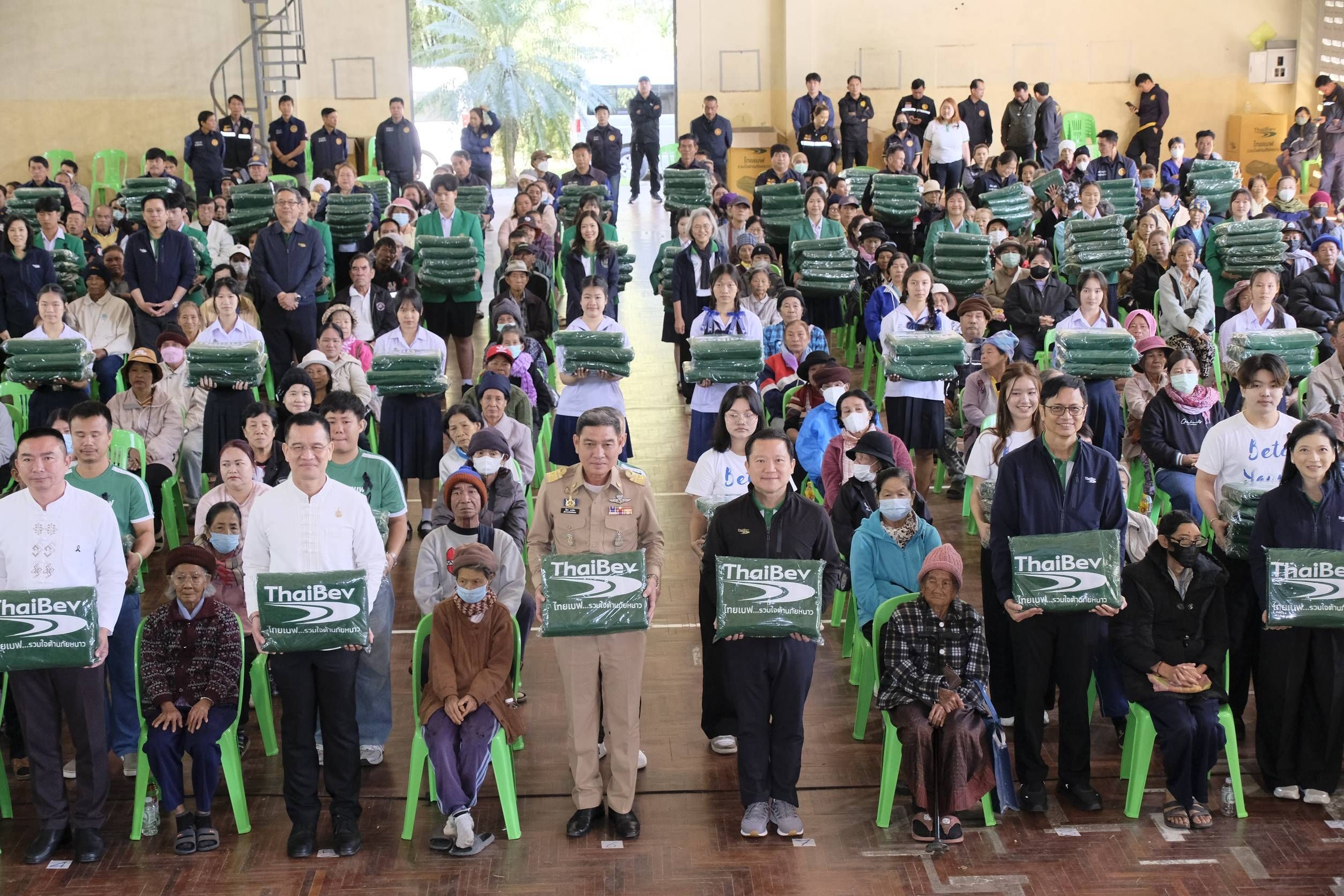 ภาพประกอบข่าว: ไทยเบฟ ส่งท้ายคาราวาน “ผ้าห่มผืนเขียวต้านภัยหนาว” ปีที่ 26