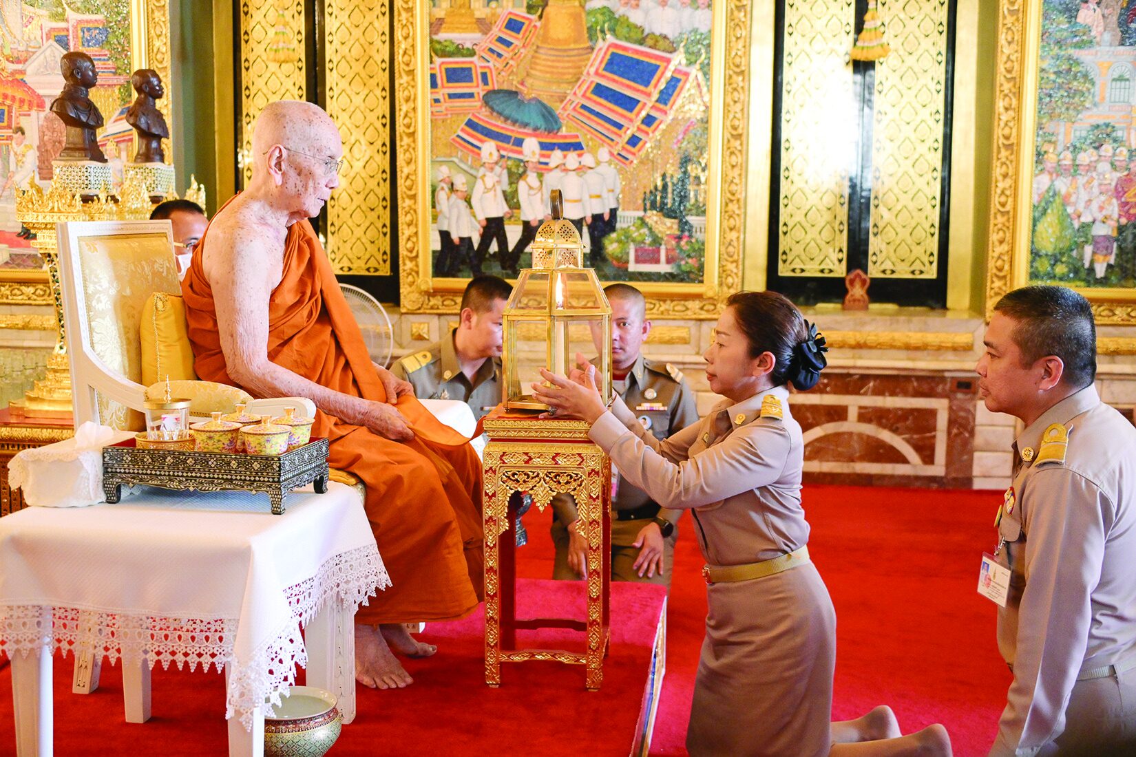 สดพระเครื่อง - ไฟพระฤกษ์ประทาน‘พระสังฆราช’ พิธีเจริญพุทธมนต์-ปฏิบัติธรรมข้ามปี