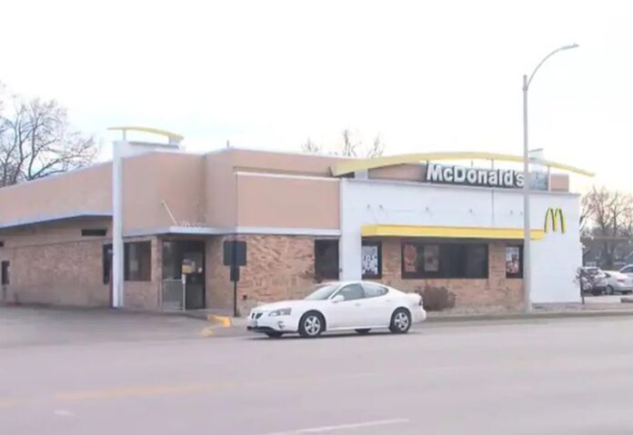 ไดรฟ์ทรูของร้าน McDonald’s ในเมืองแกรนด์ไอแลนด์ รัฐเนแบรสกา