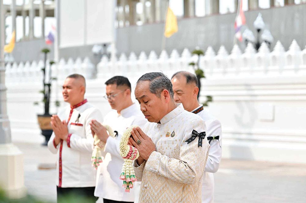 ข่าวสดพระเครื่อง - ไฟพระฤกษ์ประทาน‘สังฆราช’ สวดมนต์ข้ามปี-รับศักราชใหม่