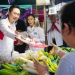 'ยศชนัน' ลุยหาเสียง แฟนคลับสวมกอด-หอมแก้ม เจ้าตัวยิ้มเขิน เปรย มีนโยบายเด็ด ต้นปีพร้อมเปิด 