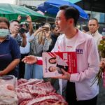 'ยศชนัน' ลุยหาเสียง แฟนคลับสวมกอด-หอมแก้ม เจ้าตัวยิ้มเขิน เปรย มีนโยบายเด็ด ต้นปีพร้อมเปิด 