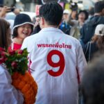 'ยศชนัน' ลุยหาเสียง แฟนคลับสวมกอด-หอมแก้ม เจ้าตัวยิ้มเขิน เปรย มีนโยบายเด็ด ต้นปีพร้อมเปิด 