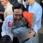 'ยศชนัน' ลุยหาเสียง แฟนคลับสวมกอด-หอมแก้ม เจ้าตัวยิ้มเขิน เปรย มีนโยบายเด็ด ต้นปีพร้อมเปิด 