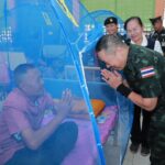 เสธ.ทบ. ลงพื้นที่อุบลฯ ให้กำลังใจผู้ป่วยกลุ่มเปราะบาง มอบของใช้จำเป็นช่วยศูนย์พักพิง