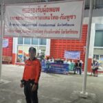 บิ๊กโจ๊ก ตั้งโรงครัวเคลื่อนที่ ปรุงอาหารสุกใหม่แจกชาวบ้าน อพยพหนีภัยสงคราม