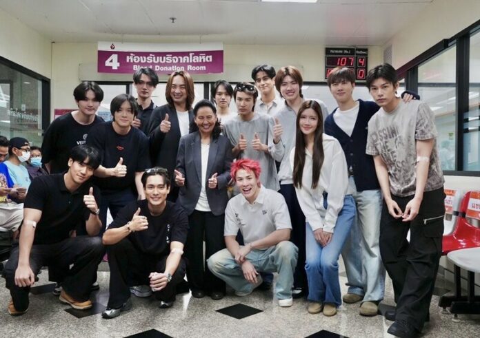 พี่ฉอด-พี่เอส นำทีมดารา Change Artist ส่งต่อเลือด ช่วยผู้ป่วยหลังน้ำท่วมภาคใต้