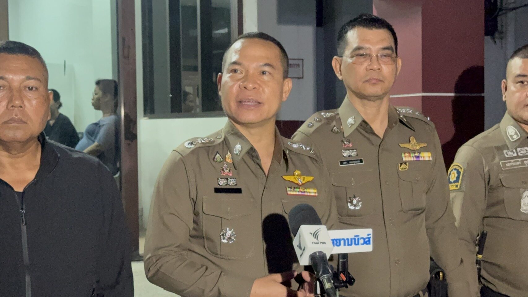 ยิงสนั่นคลองเตย