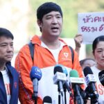 พิจารณ์-ช่อ พา เท่าพิภพ ส่งเอกสาร ผู้สมัคร สส. บางพลัด-บางกอกน้อย เผย ใช้เวลาตัดสินใจ 8 วิ