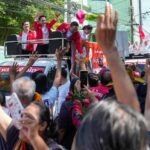 เพื่อไทย 3 แคนดิเดตนายกฯ ขึ้นรถแห่ หาเสียง เขตหลักสี่-ดอนเมือง ชู นโยบายเรียน4ปีมีรายได้