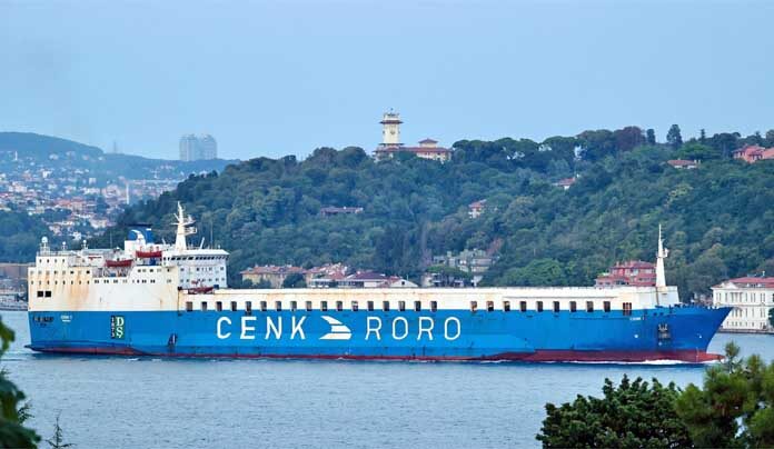 เรือ Cenk T ซึ่งเป็นของบริษัทตุรกี แล่นผ่านช่องแคบบอสฟอรัสในอิสตันบูล เมื่อวันที่ 21 สิงหาคม 2567