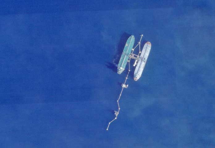 ภาพถ่ายดาวเทียมแสดงให้เห็นเรือบรรทุกน้ำมันดิบขนาดใหญ่มาก (VLCC) ชื่อ Skipper ซึ่งกลุ่มบริหารความเสี่ยงทางทะเลของอังกฤษ Vanguard ระบุว่าเชื่อว่าถูกยึดเมื่อวันที่ 10 ธันวาคม พร้อมกับเรืออีกลำหนึ่ง นอกชายฝั่งเมืองปอร์ตโฮเซ ประเทศเวเนซุเอลา เมื่อวันที่ 18 พฤศจิกายน 2025