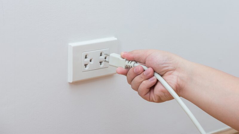 6 เครื่องใช้ไฟฟ้า ไม่ควรถอดปลั๊กบ่อย เสี่ยงพังไวกว่าเดิม
