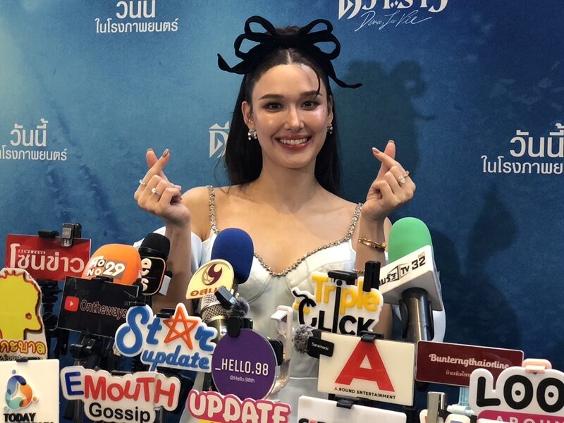แจ็คกี้ แจงอวดหุ่นแซ่บ