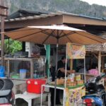 จานเด็ด หมึกน้ำดำซีฟู้ด อาหารขึ้นชื่อเมืองสามอ่าว ทุกคนมาต้องสั่ง เมนูเด่นร้านระมุนลิ้น