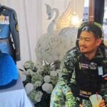 'ขอเป็นแม่ลูกทุกชาติไป' มารดา สิบเอกชวกร สุดกลั้นน้ำตา วันสุดท้าย ก่อนพิธีพระราชทานเพลิงศพ
