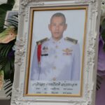 ในหลวง พระราชทานน้ำหลวงอาบศพ จ่าสิบเอก ดำรงเกียรติ ทหารกล้าพลีชีพเนิน 677 อานม้า