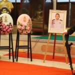 ในหลวง พระราชทานน้ำหลวงอาบศพ จ่าสิบเอก ดำรงเกียรติ ทหารกล้าพลีชีพเนิน 677 อานม้า