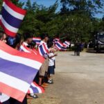 สมเกียรติสูงสุด! รับร่างวีรบุรุษ ส.อ.กัมปนาท ชาวชัยภูมินับพันโบกธงชาติไทย สดุดีดวงวิญญาณทหารกล้า 