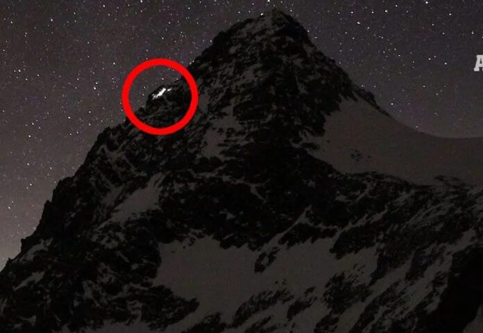 ภาพจากกล้องเว็บแคม บนยอดเขา Grossglockner ซึ่งเป็นภูเขาที่สูงที่สุดของออสเตรีย