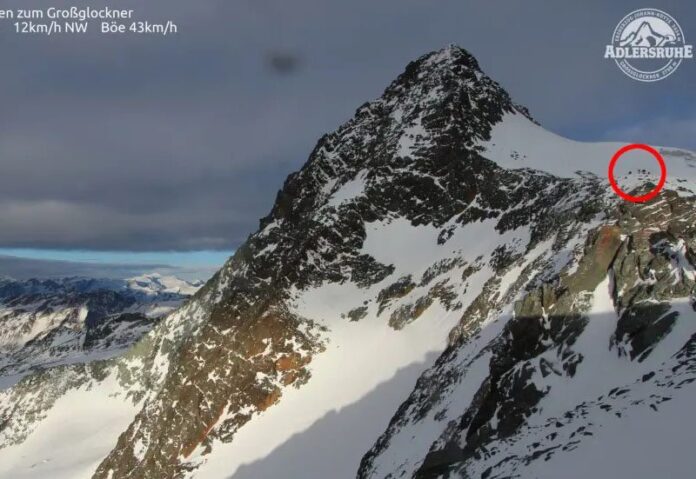 ภาพจากกล้องเว็บแคม บนยอดเขา Grossglockner ซึ่งเป็นภูเขาที่สูงที่สุดของออสเตรีย