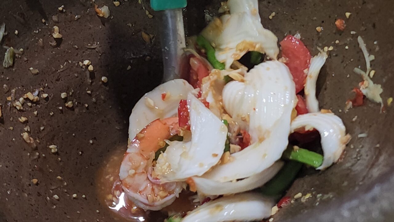 ตำมะพร้าว