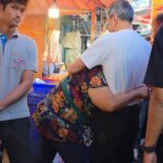 อภิสิทธิ์ บุกเมืองกรุงเก่า​ ลุยตลาดเจ้าพรหม หาเสียงหวังได้ สส. ​พัฒนาพื้นที่ ผลักดันท่องเที่ยว