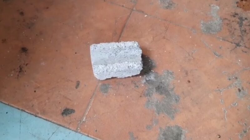 ยกพวกบุกบ้าน